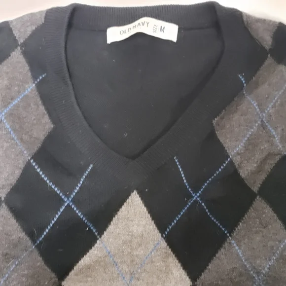 Old Navy Argyle V-Neck Sweater - Picture 4 of 4